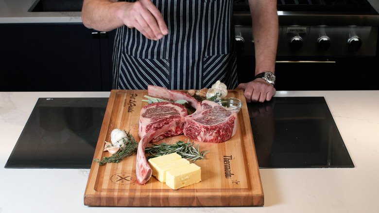 Pat LaFrieda seasoning steak 