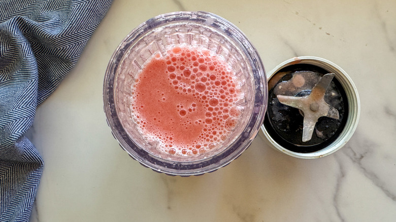 tomato pulp in blender