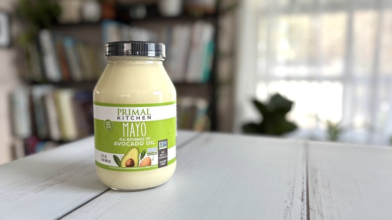 Primal Kitchen jmayonnaise on table