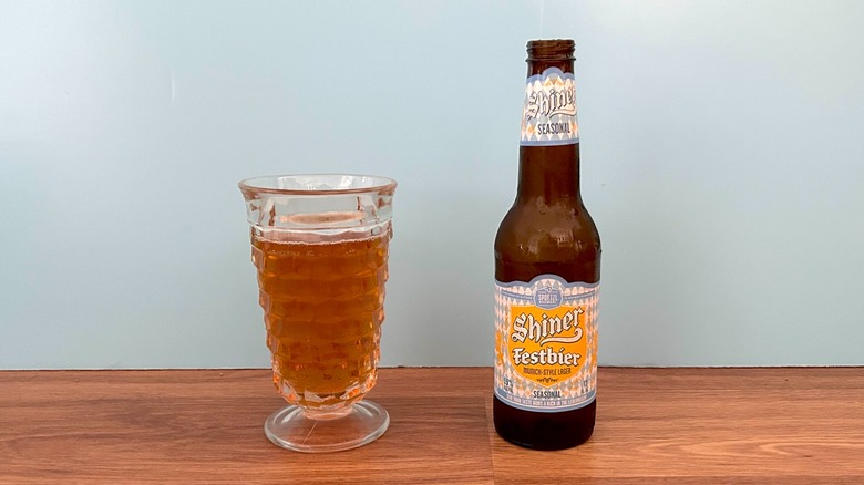 Bottle and glass of Shiner FestBier