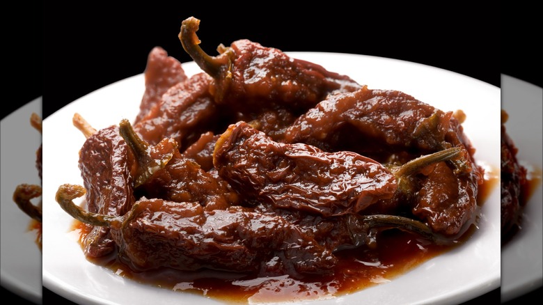 Chipotle peppers en adobo