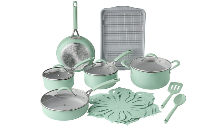 Nonstick cookware set