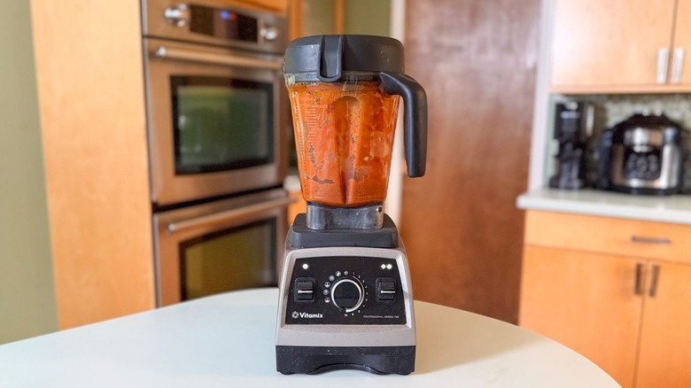 Chile and garlic emulsion blending in high speed blender
