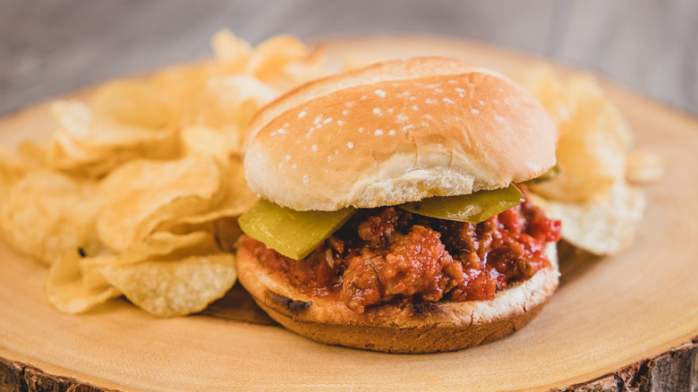 Sloppy Joe with chips and pickles