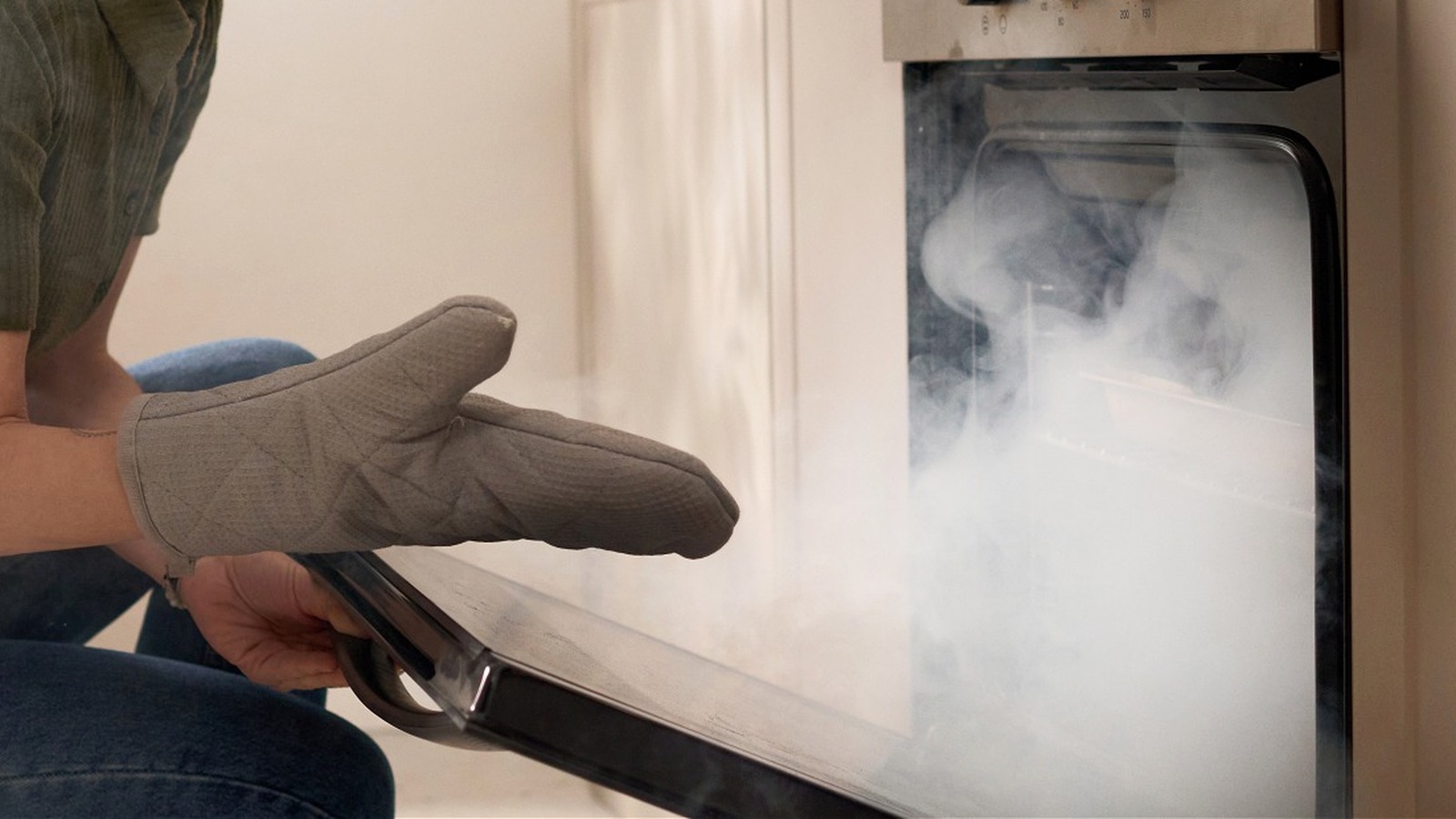 How To Remove Kitchen Smoke Odor For Good