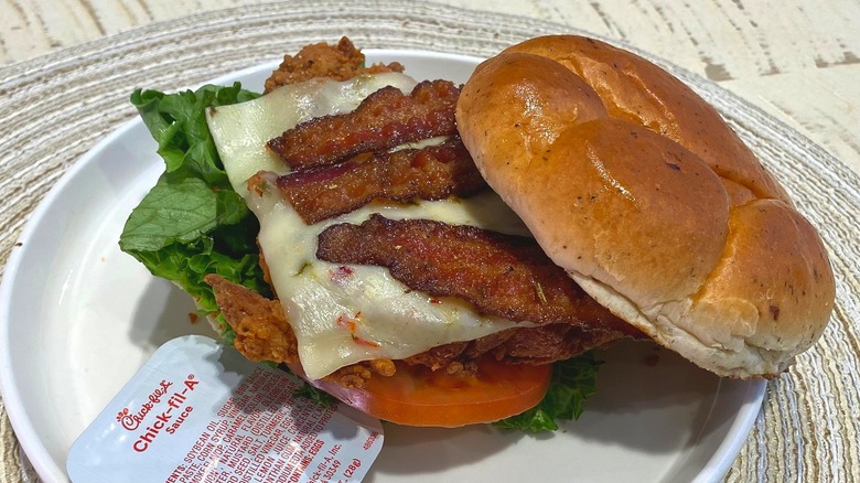 Chicken sandwich on plate