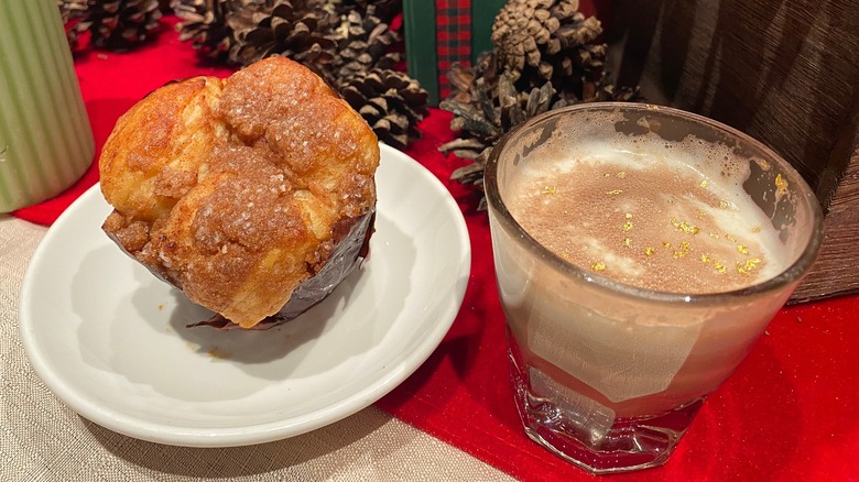 Festive hot chocolate and cinnamon bun