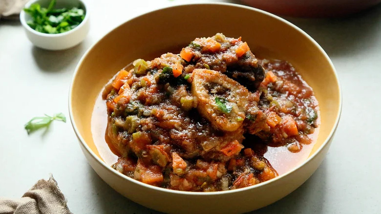 Osso buco in a bowl.