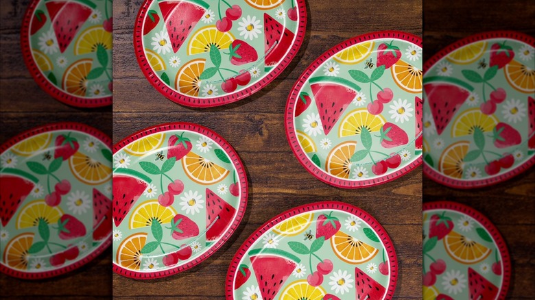 Fruit paper plates