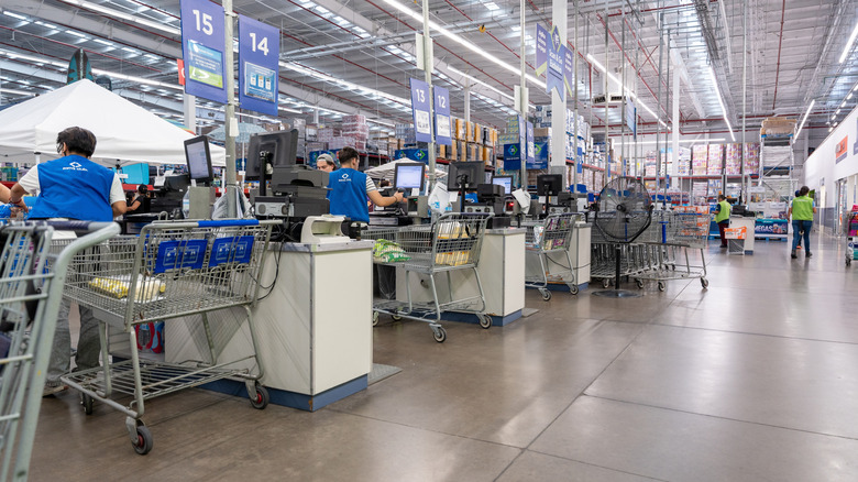 A photo of the checkout lanes at Sam's Club