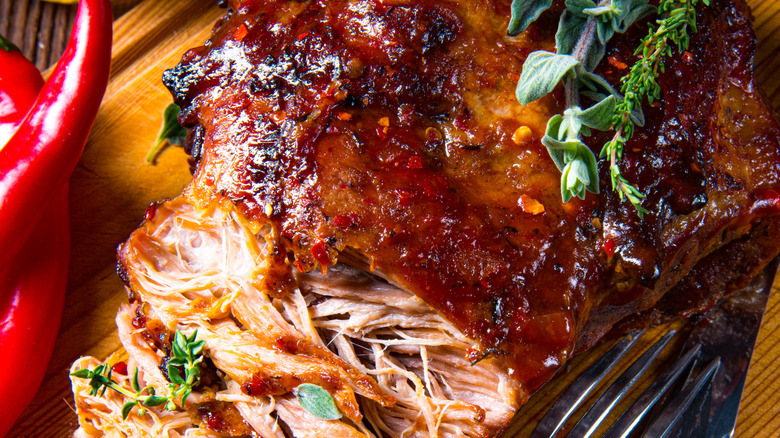 Pulled pork with crispy pulled pork bark