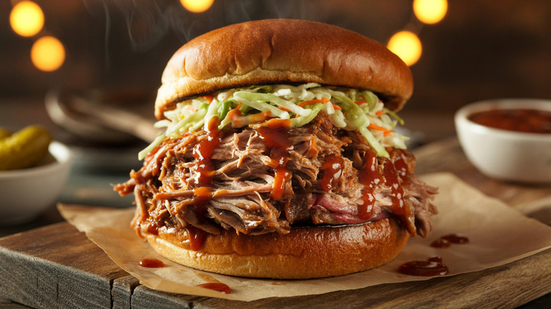 Pulled pork sandwich with sauce
