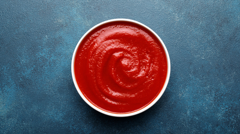 Bowl of ketchup