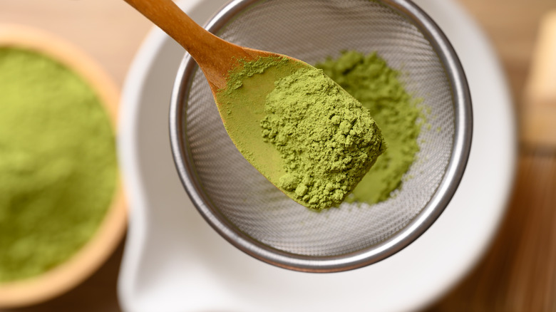 Matcha powder on spoon