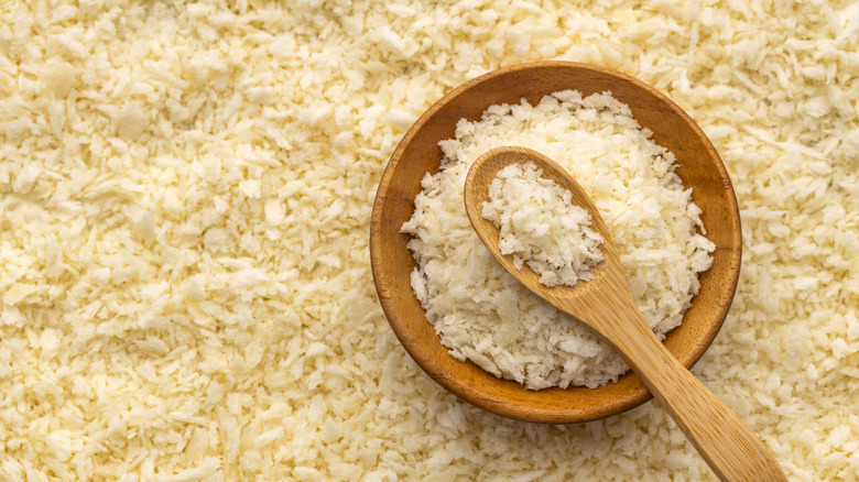 Panko with wooden bowl