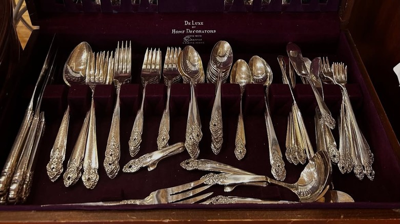 A set of Oneida Prestige flatwear