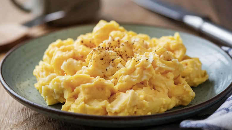 A plate of scrambled eggs