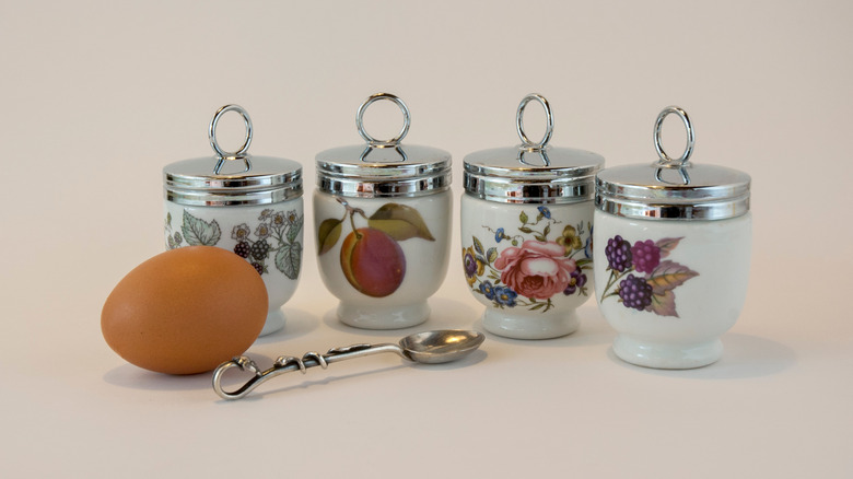 egg with egg coddlers
