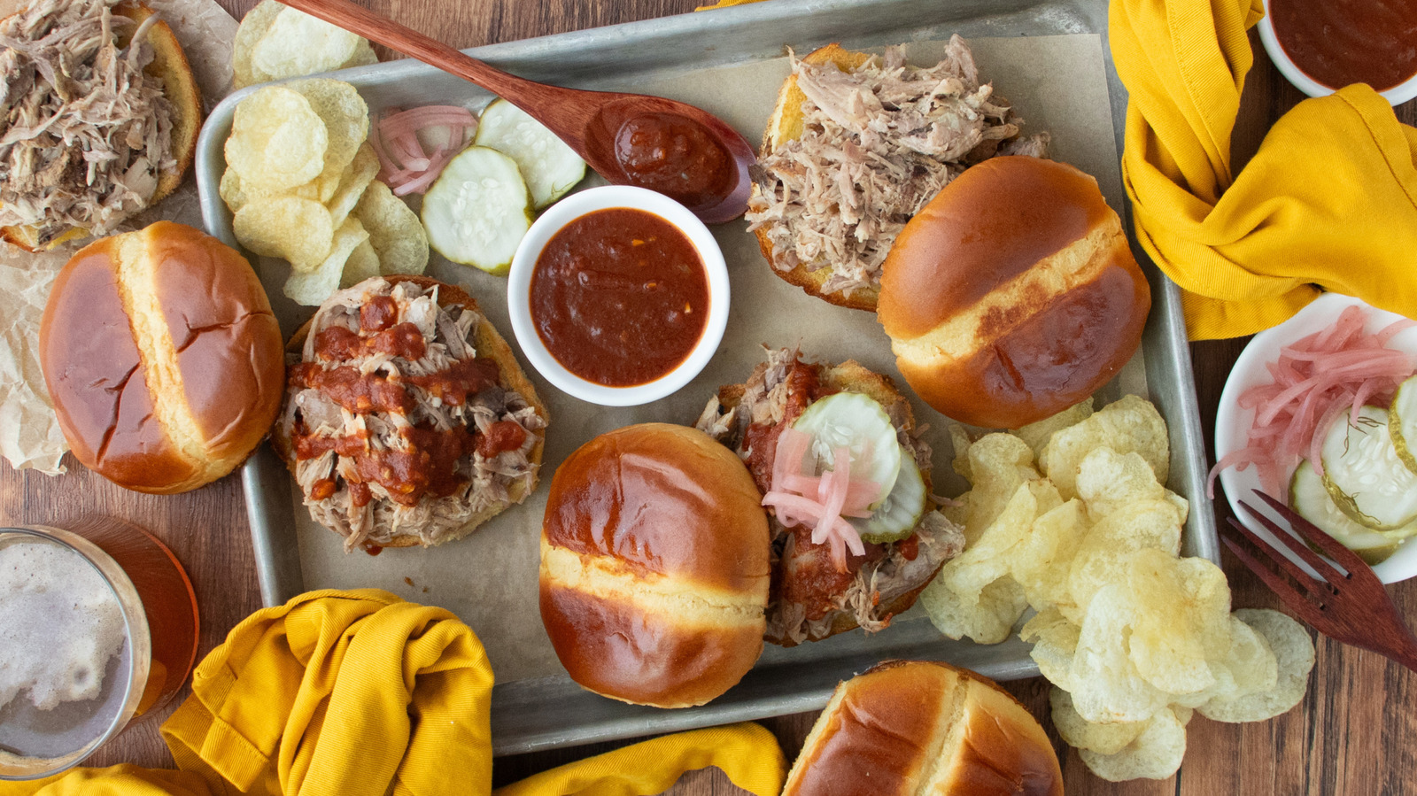 Slow Cooker Texas Pulled Pork Sandwich Recipe - Chowhound