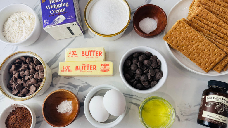 Ingredients for s'mores brownie pie