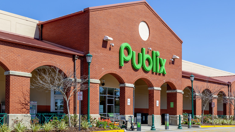 Exterior of a Publix store