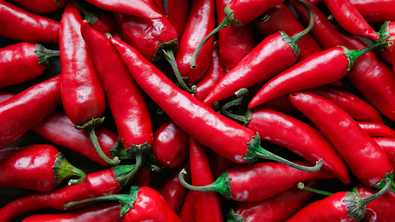 A pile of cayenne peppers