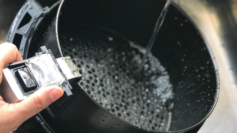 washing an air fryer