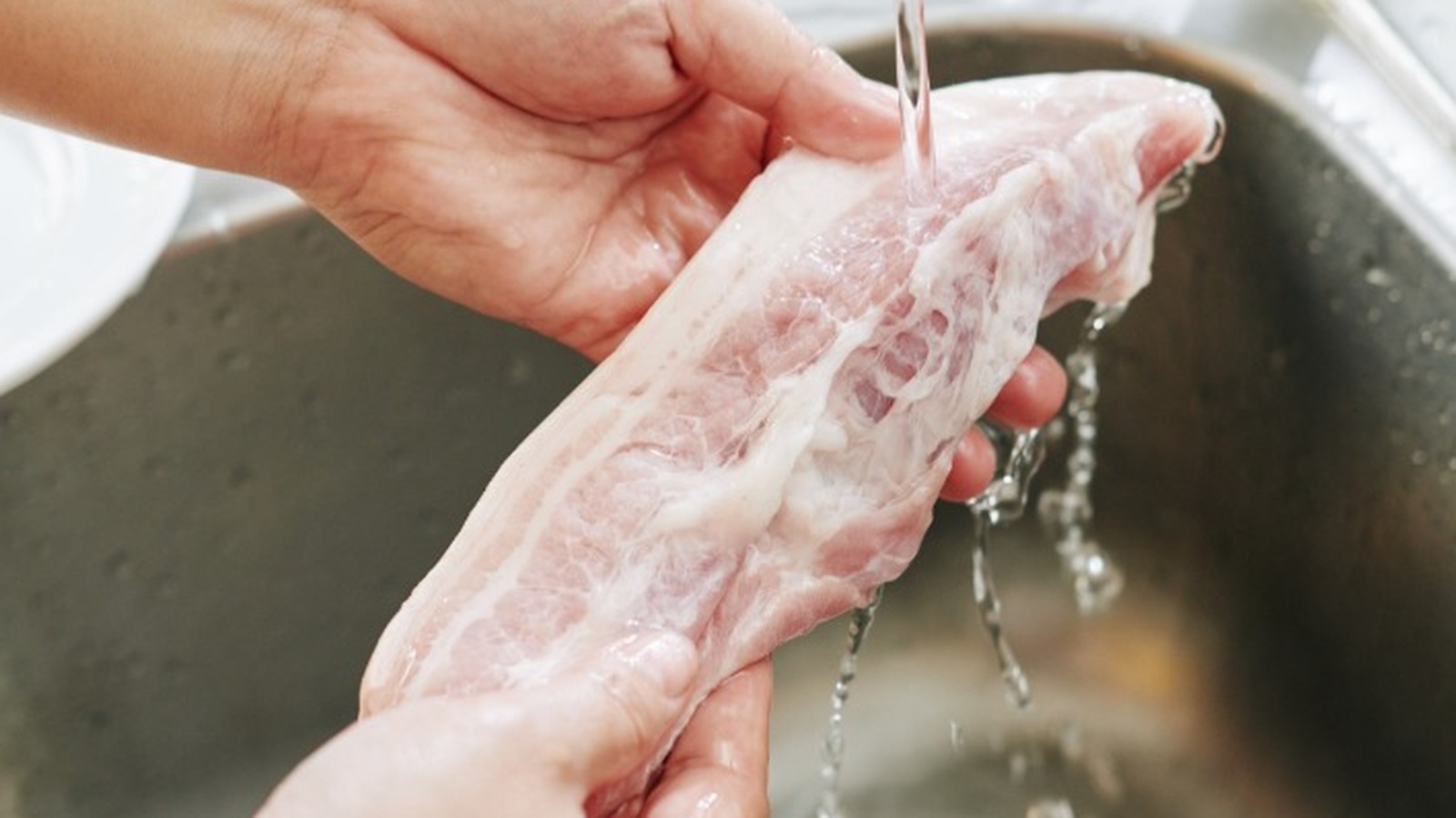 Stop Rinsing Your Bacon Before Cooking