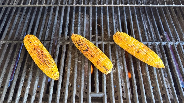Corn on the cob on a grill