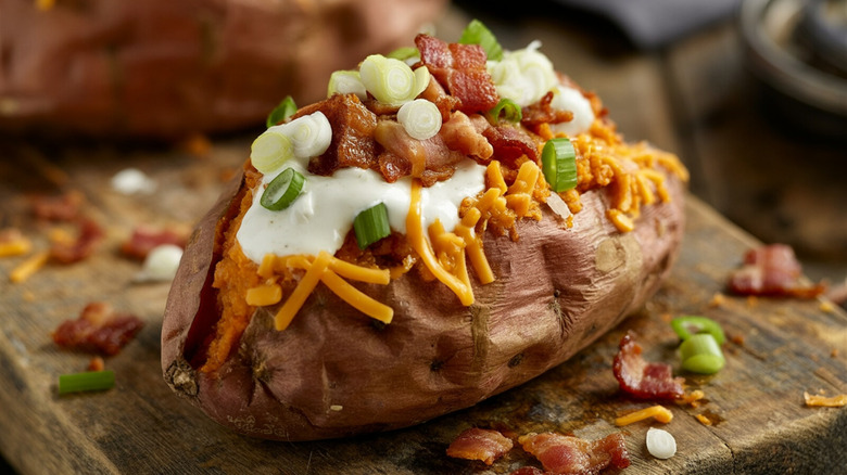 Baked sweet potato with toppings