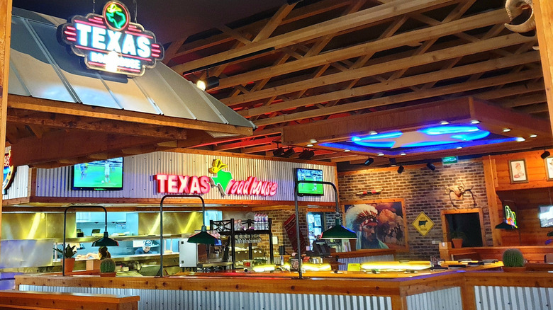 Inside of a Texas Roadhouse restaurant