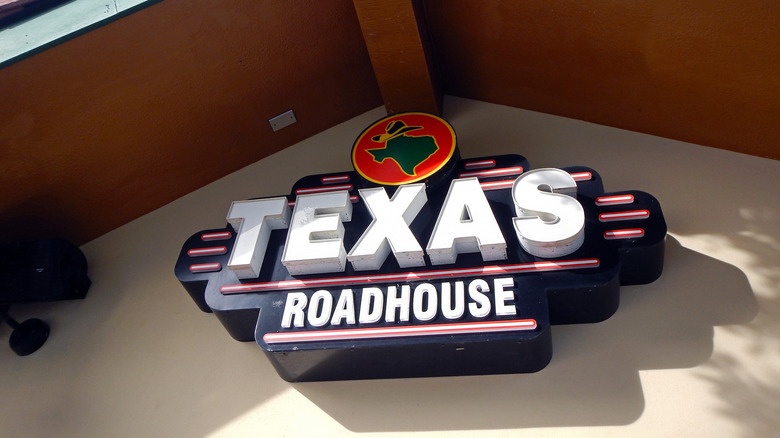 Texas Roadhouse sign