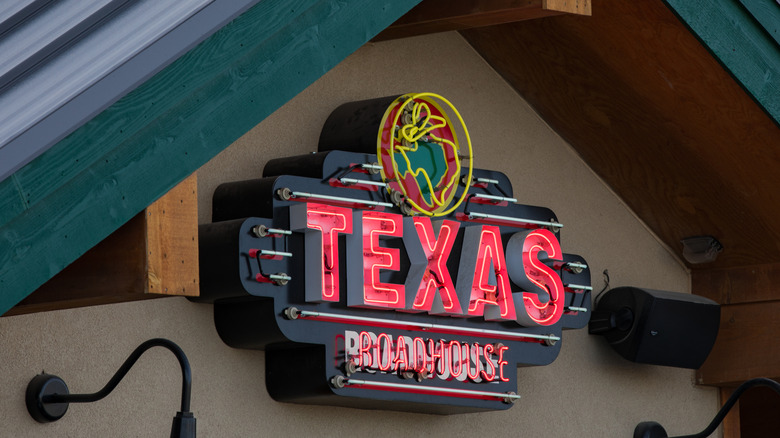 Texas Roadhouse sign