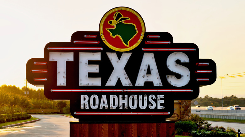Neon sign for Texas Roadhouse