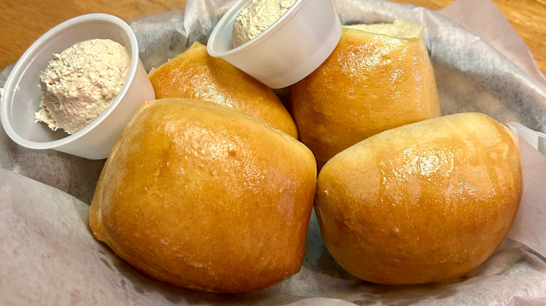 Texas Roadhouse rolls and butter