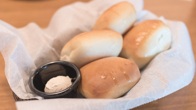 Texas Roadhouse butter and rolls