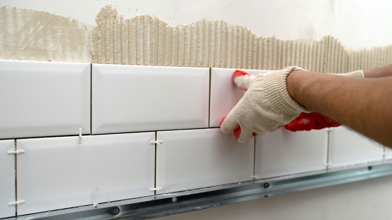 Installing a backsplash