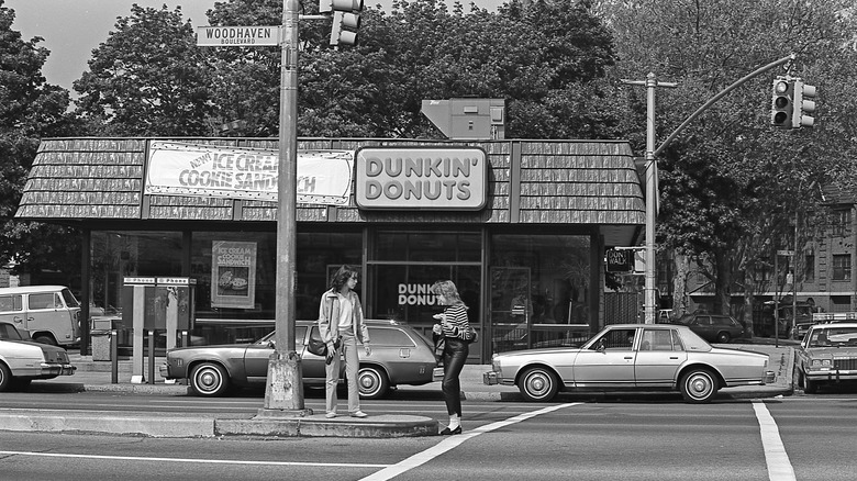 Dunkin' Donuts in Queens, mid-1980s