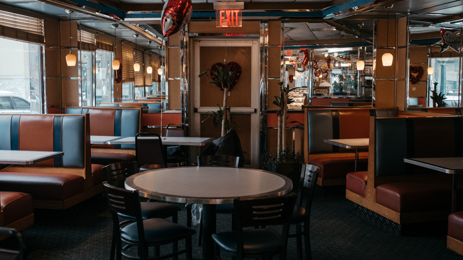 The 100-Year-Old Diner In Brooklyn That Never Closes - Chowhound