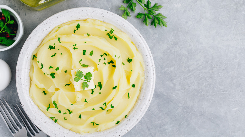 mashed potatoes with parsley