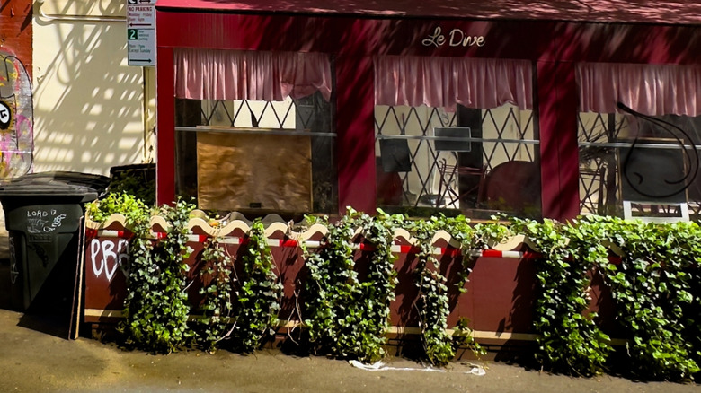 outside of le dive
