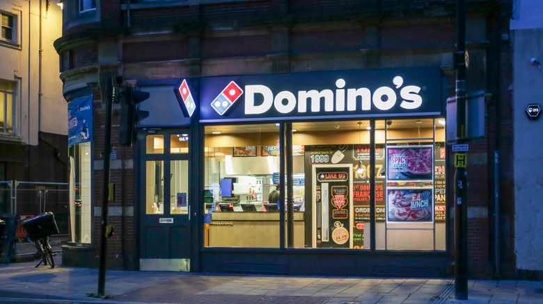 exterior of domino's pizza