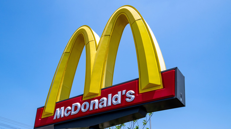 mcdonald's sign against sky