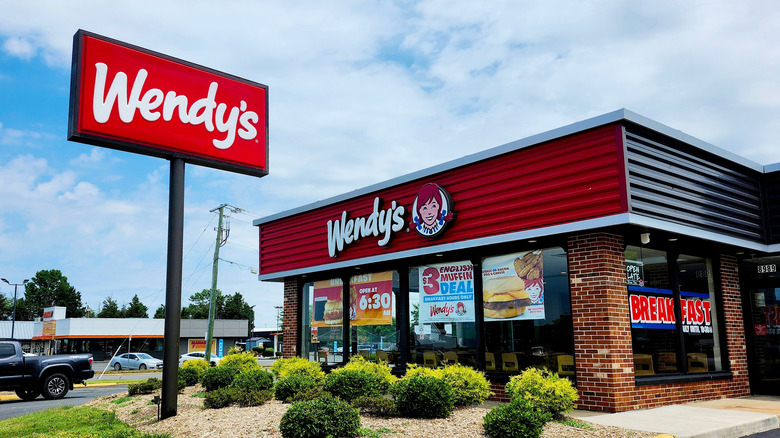 exterior of wendy's restaurant