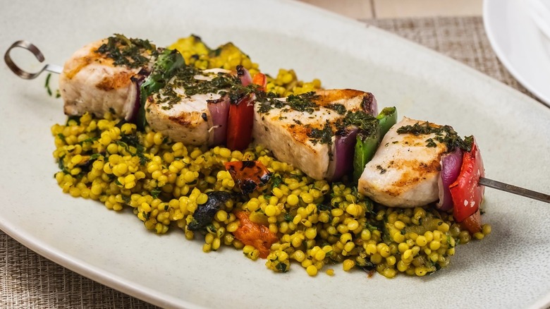 A plate of swordfish souvlaki at Eléa