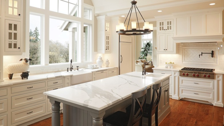 White kitchen with black and gray accents