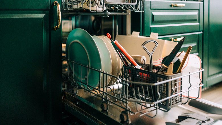 Full dishwasher rack