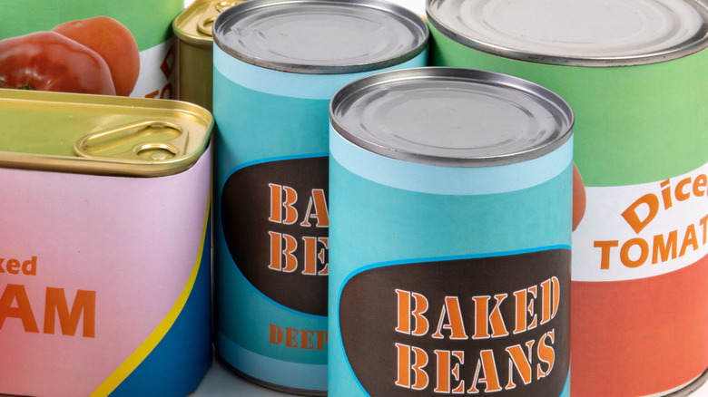 Cans of generic grocery items