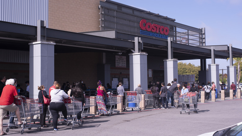 Lines outside a Costco during the pandemic