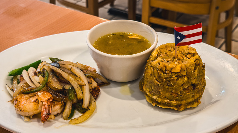 Mofongo with shrimp from El Bajareque